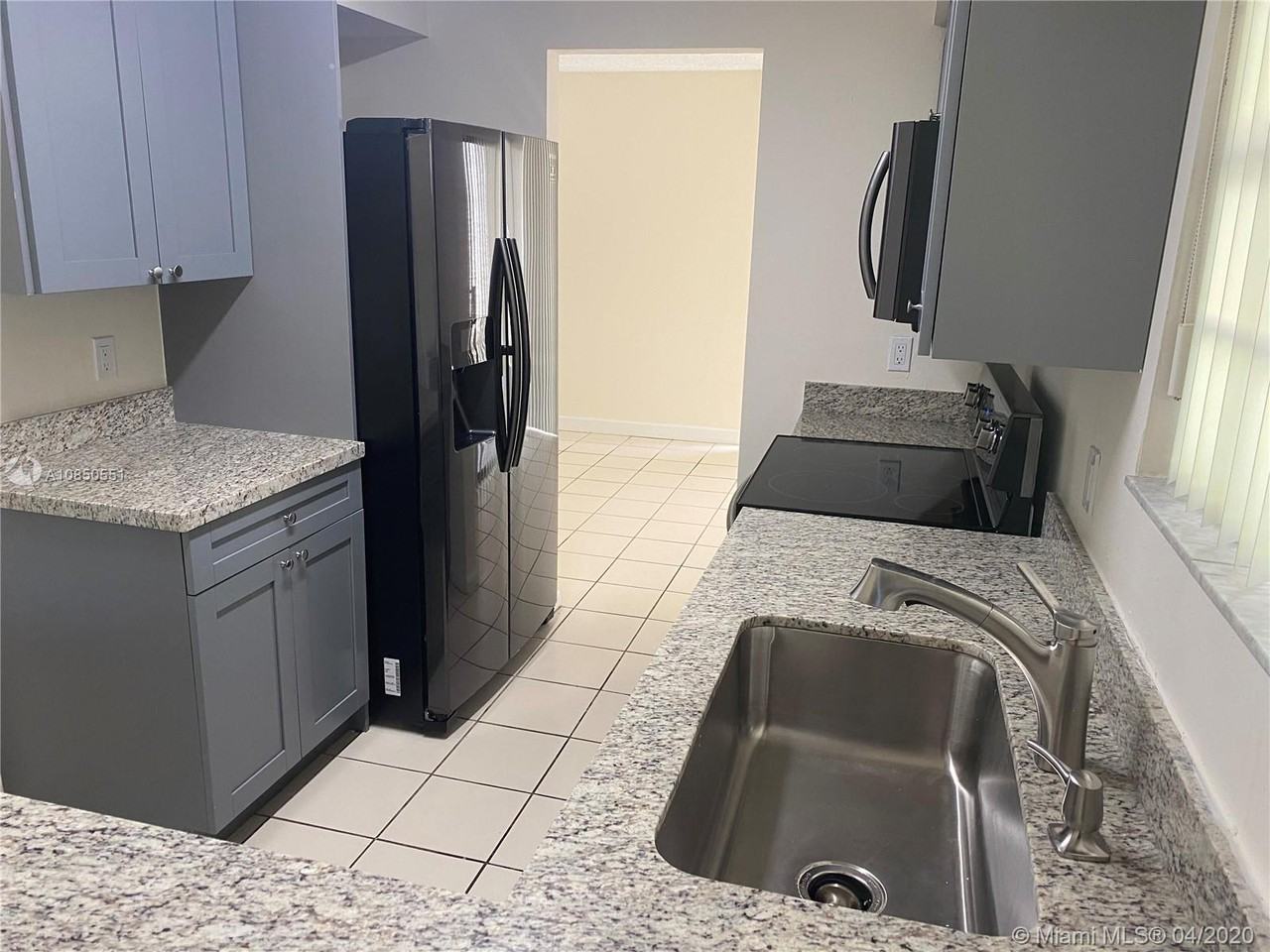 10422 Southwest 148th Avenue Drive - Photo 3 of 14