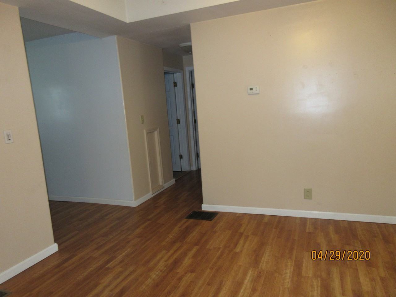 206 West Poplar Street - Photo 3 of 5