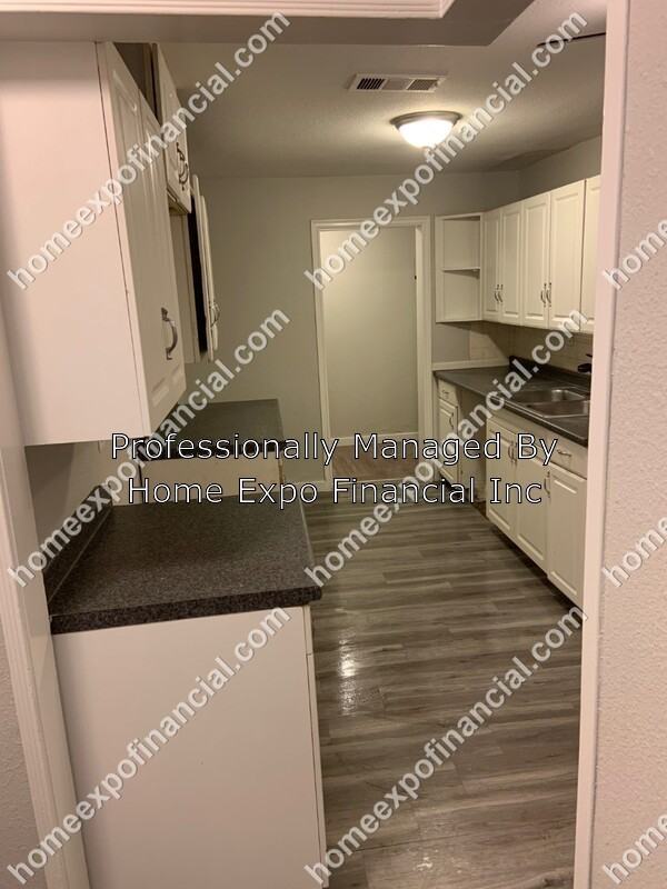 650 Palm Avenue. - Photo 2 of 14