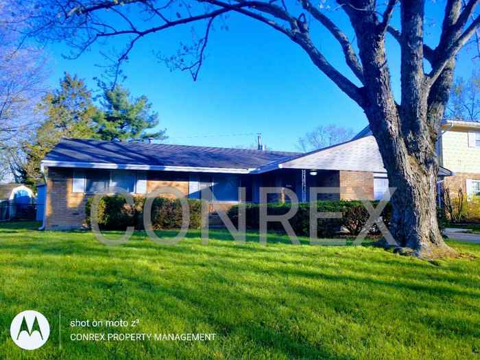 110 Bayham Drive - Photo 2 of 12