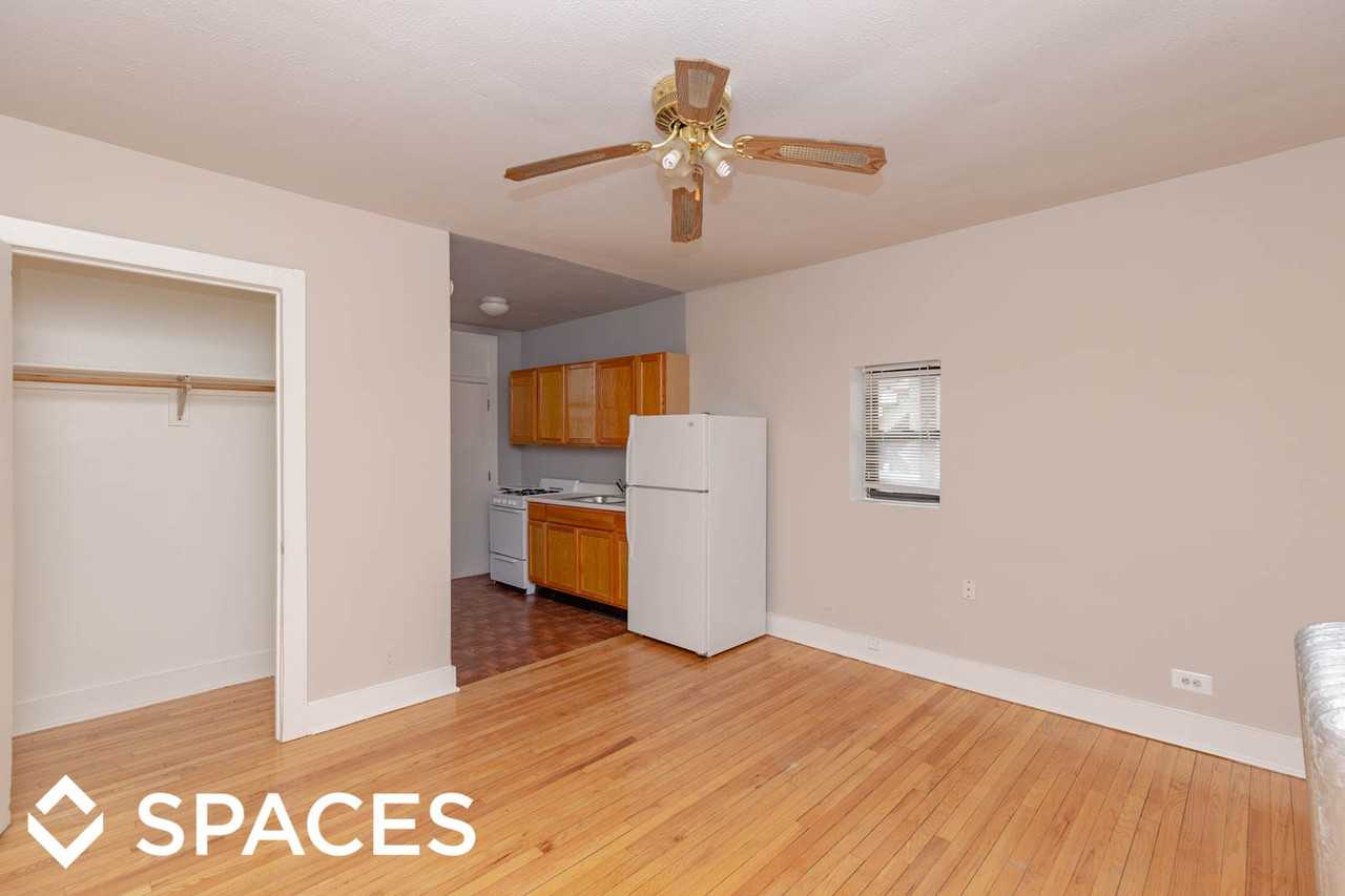 5662 North Ridge Avenue - Photo 2 of 30