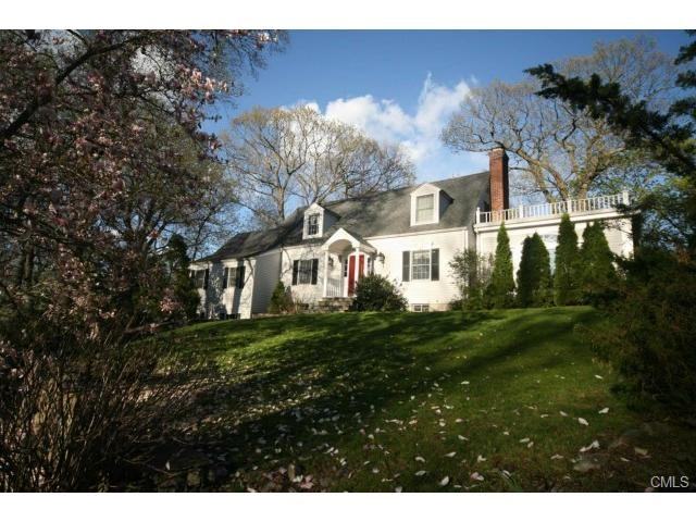 119 Tokeneke Rd, Darien, CT 06820 4 Bedroom Apartment for 5,000/month