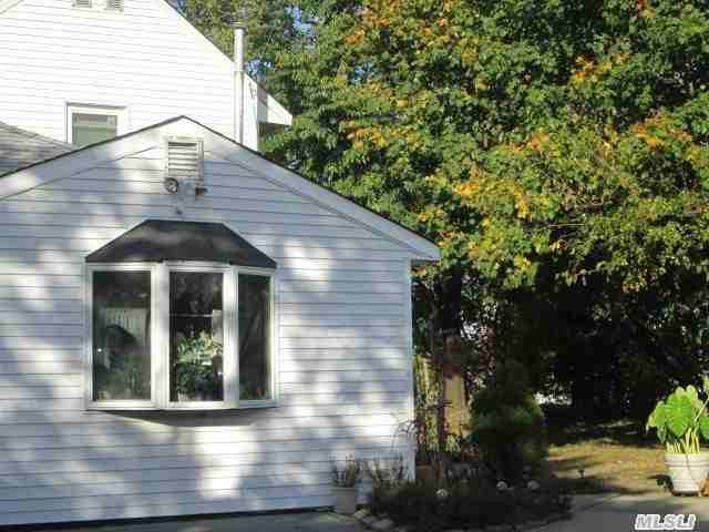 23 Dianne Ave - Photo 3 of 6