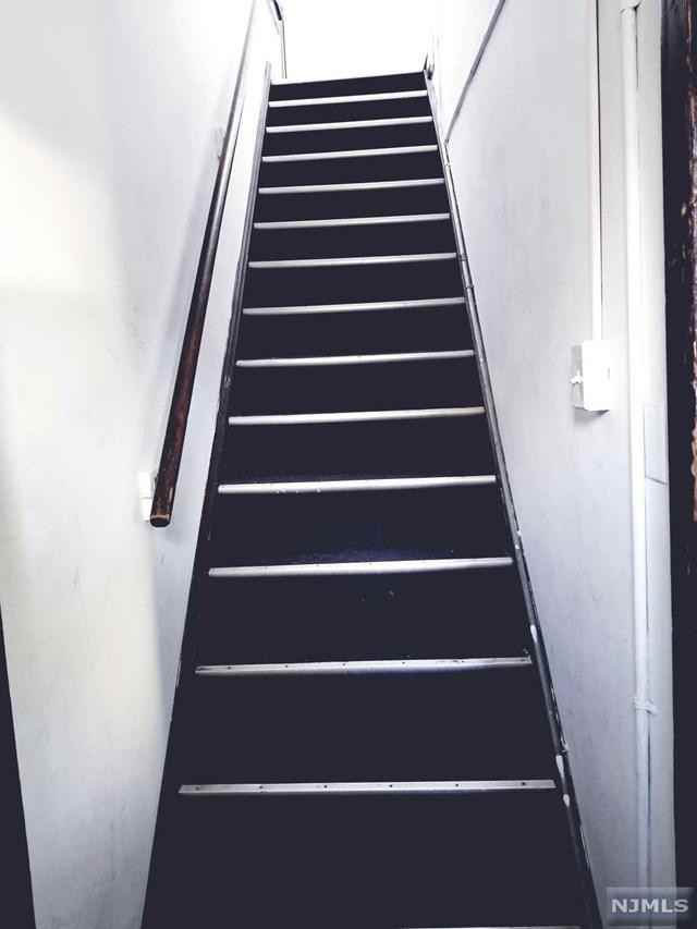 70 Overlook Avenue - Photo 2 of 16