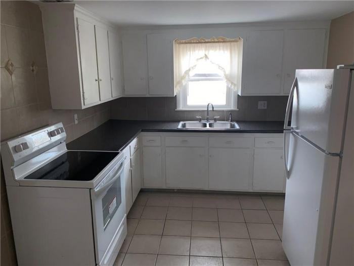 286 Maple Avenue - Photo 2 of 6