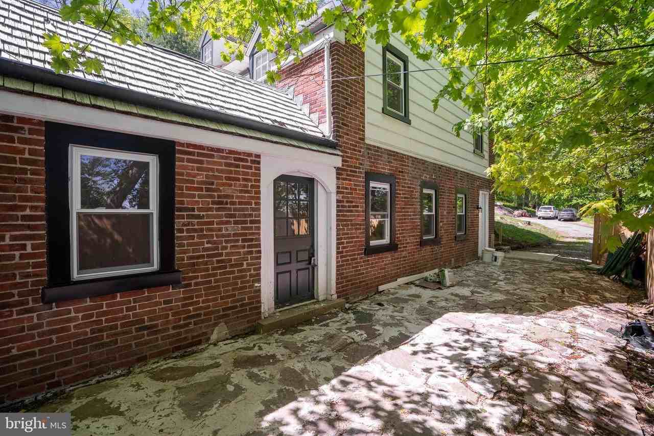 1249 Bryn Tyddyn Drive - Photo 2 of 31