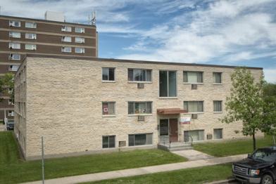 Parkview Court Apartments For Rent 663 Jefferson Avenue Winnipeg Mb R2v 0p5 Zumper