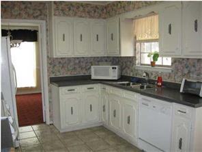 6562 Airport Blvd - Photo 3 of 3