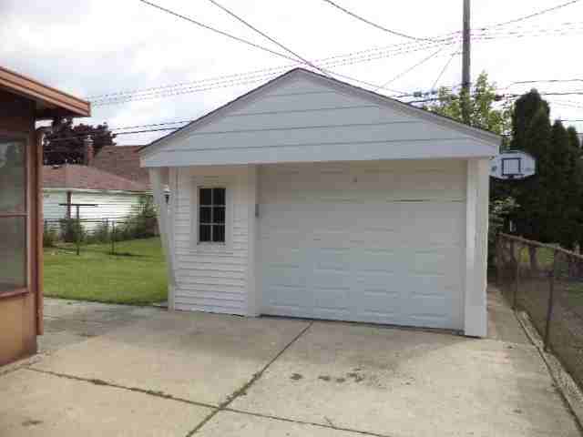 26230 Barbara St - Photo 2 of 9