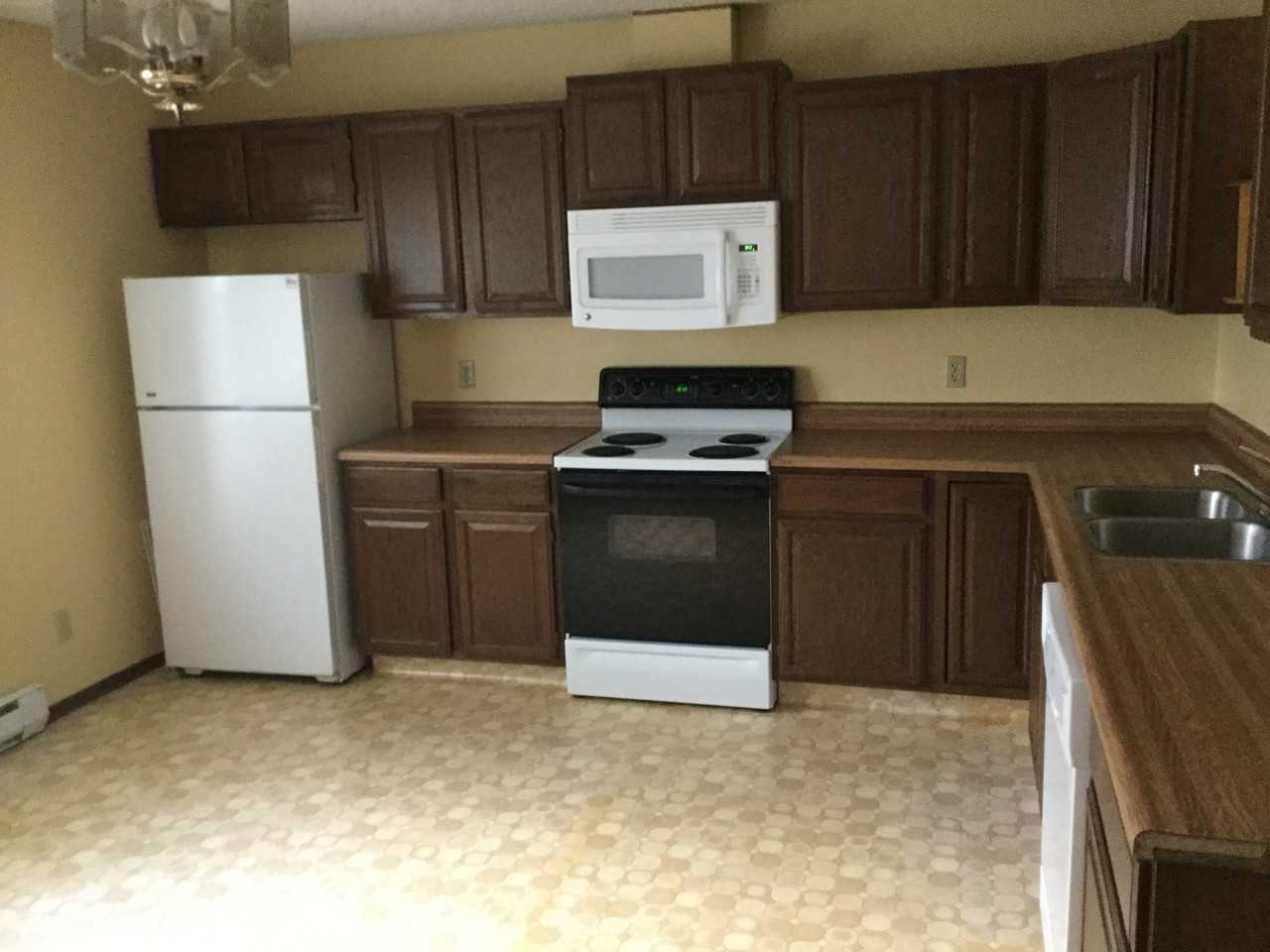 905 11th Ave Se - Photo 2 of 18