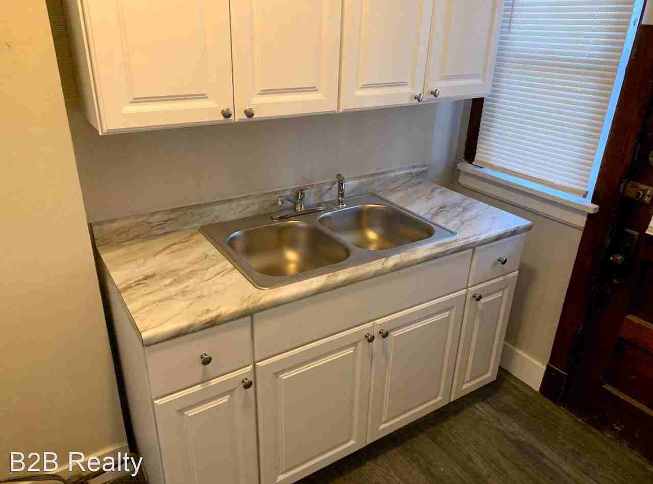 1321 West 85th Street - Photo 3 of 22