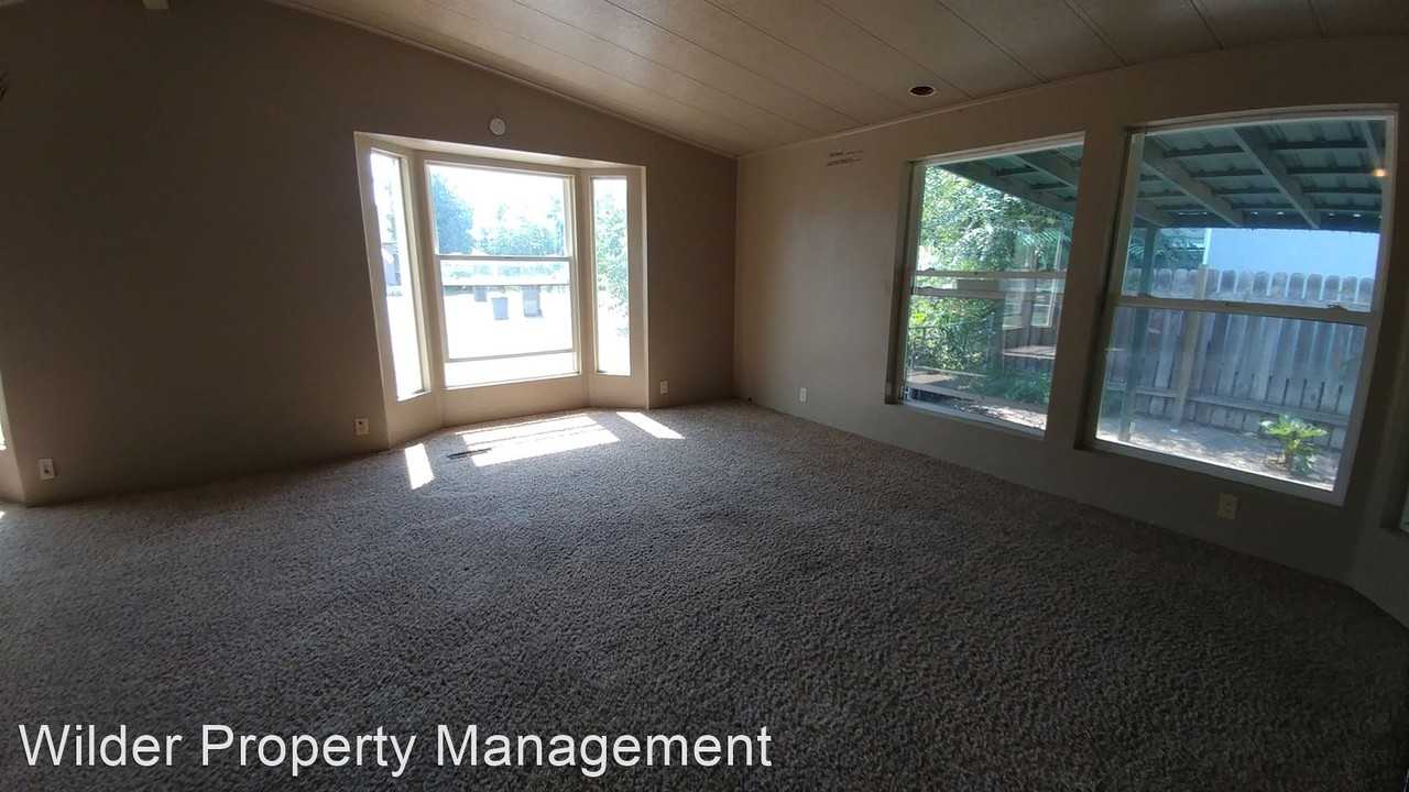 205 W Montana - Photo 2 of 16