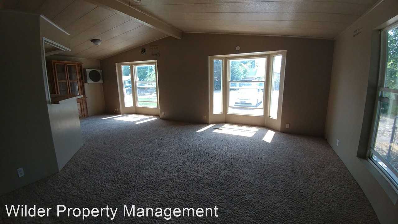 205 W Montana - Photo 3 of 16