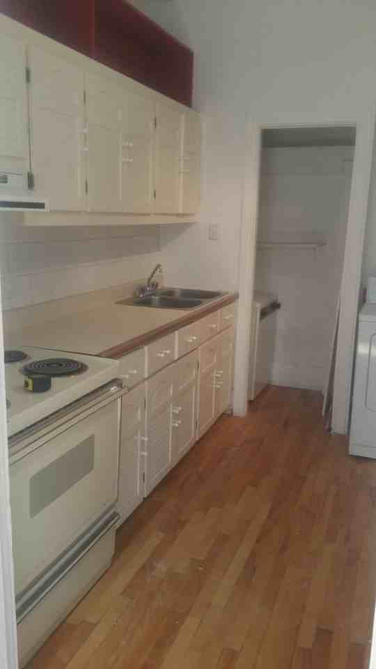 4512 Avenue Coolbrook #B - Photo 5 of 11