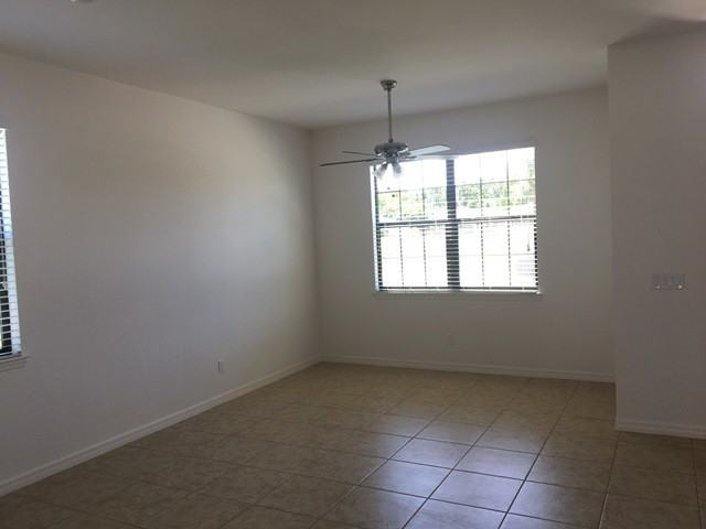 945 Southwest 6th Place - Photo 3 of 20