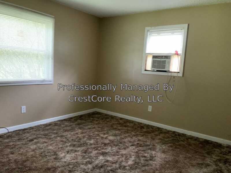 213 Poplar St - Photo 2 of 9