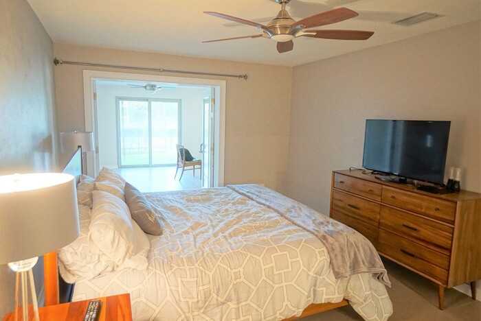 3901 East Eden Roc Circle - Photo 3 of 10