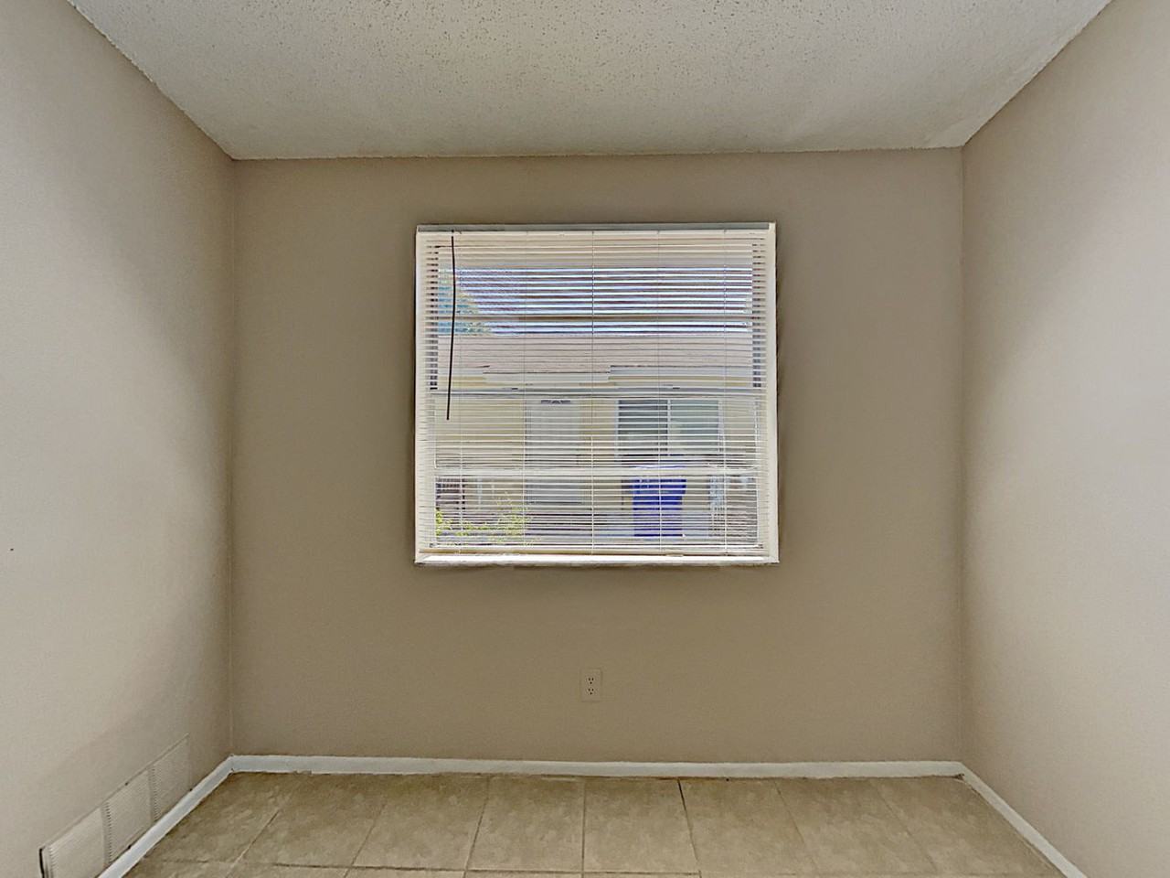 8910 Hatfield Ct - Photo 3 of 17