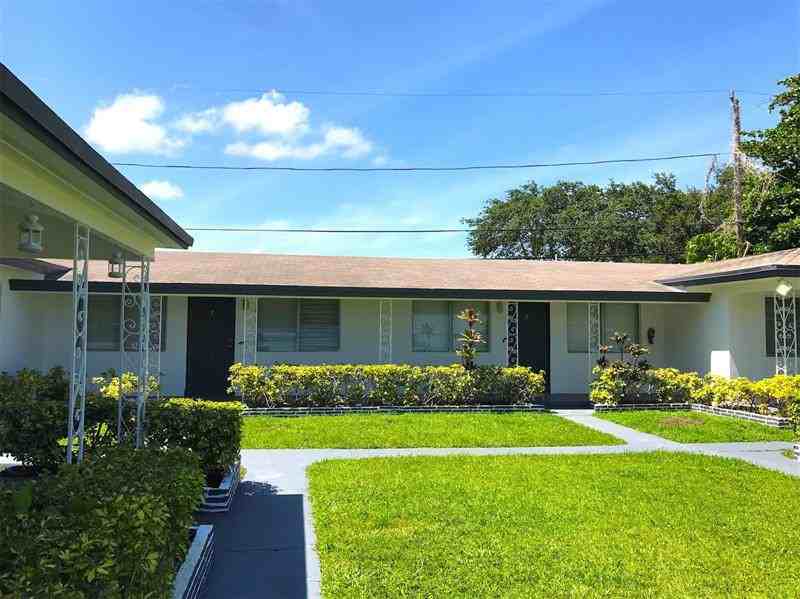 2305 Monroe Street #3, Hollywood, FL 33020 1 Bedroom Apartment for Rent