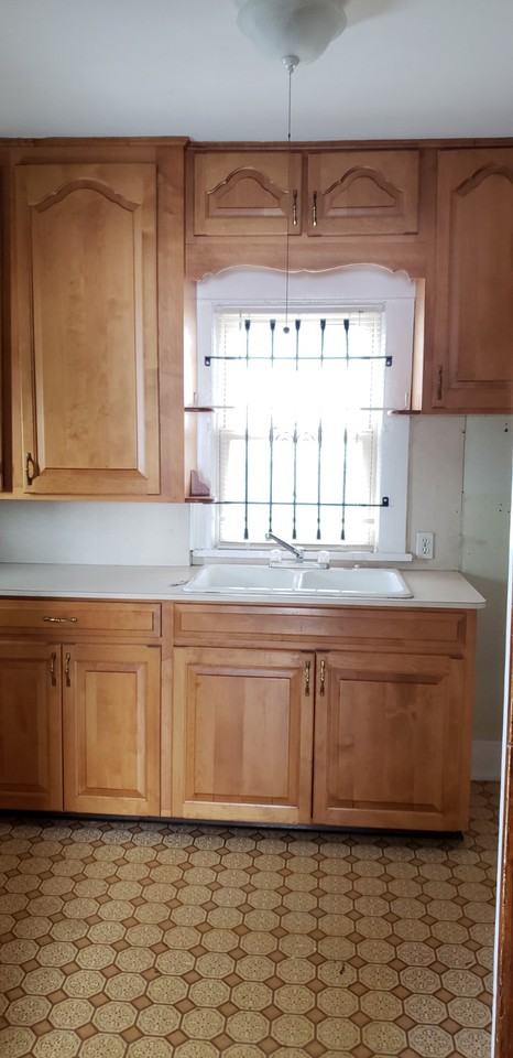 1833 Hammond Ave Sw - Photo 3 of 7