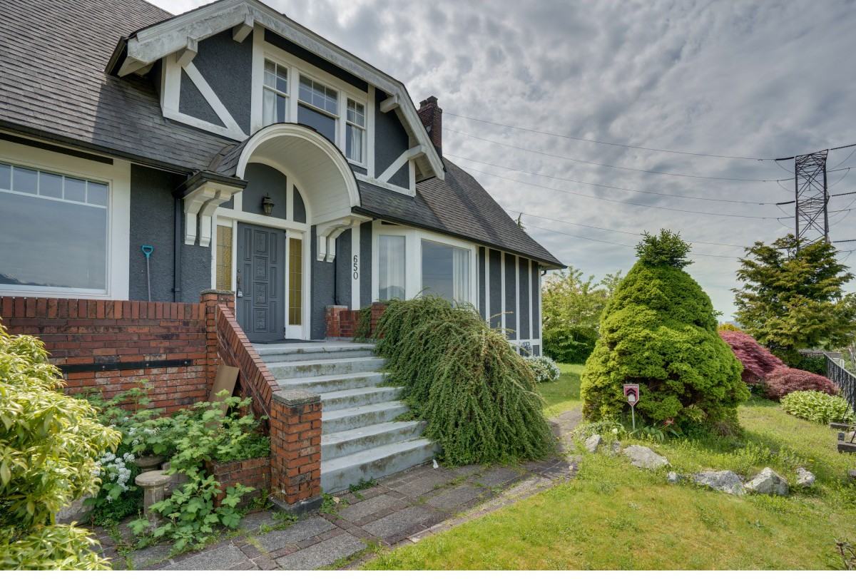 650 Boundary Rd N, Burnaby, BC V5K 3T5 5 Bedroom House for Rent for