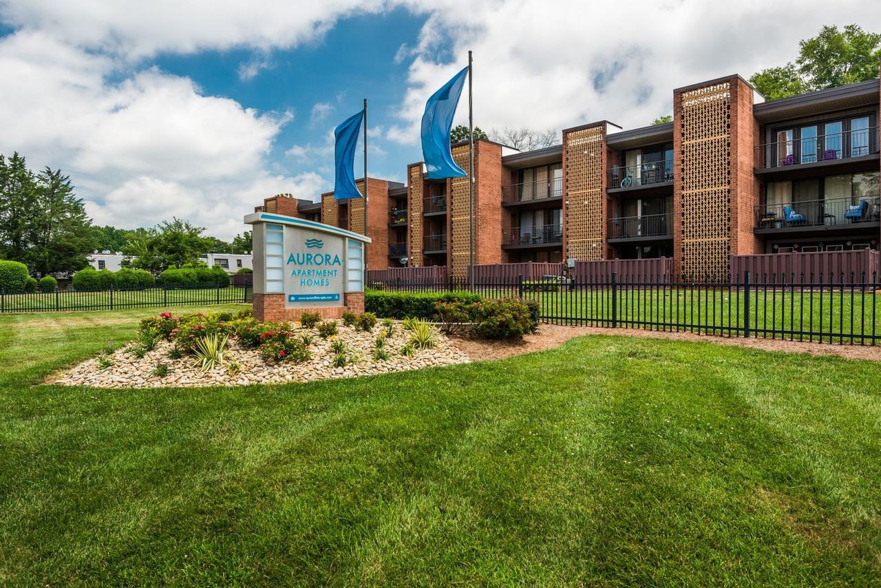 Aurora Apartments 1527 Eastcrest Dr Apt 102, Charlotte, NC 28205 Zumper