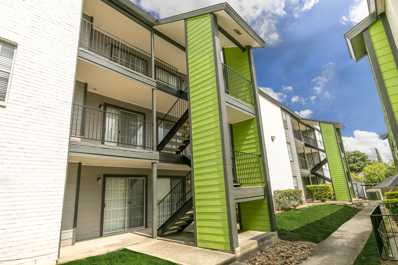 The Summit - Photo 4 of 50