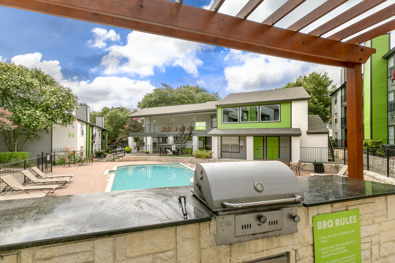 The Summit - Photo 6 of 50