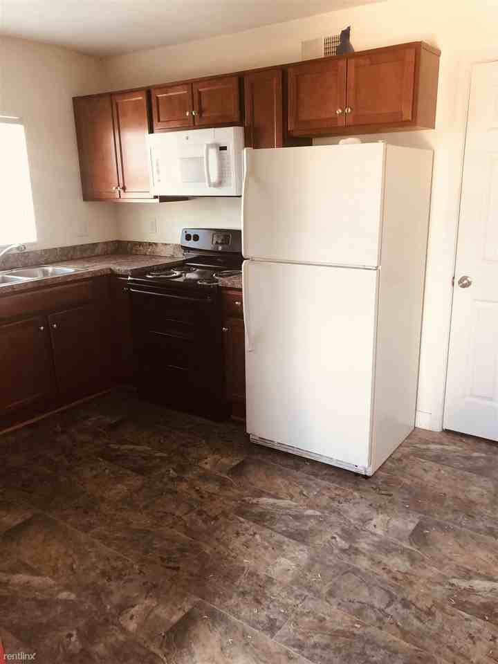 1111 N Thompson St - Photo 2 of 10