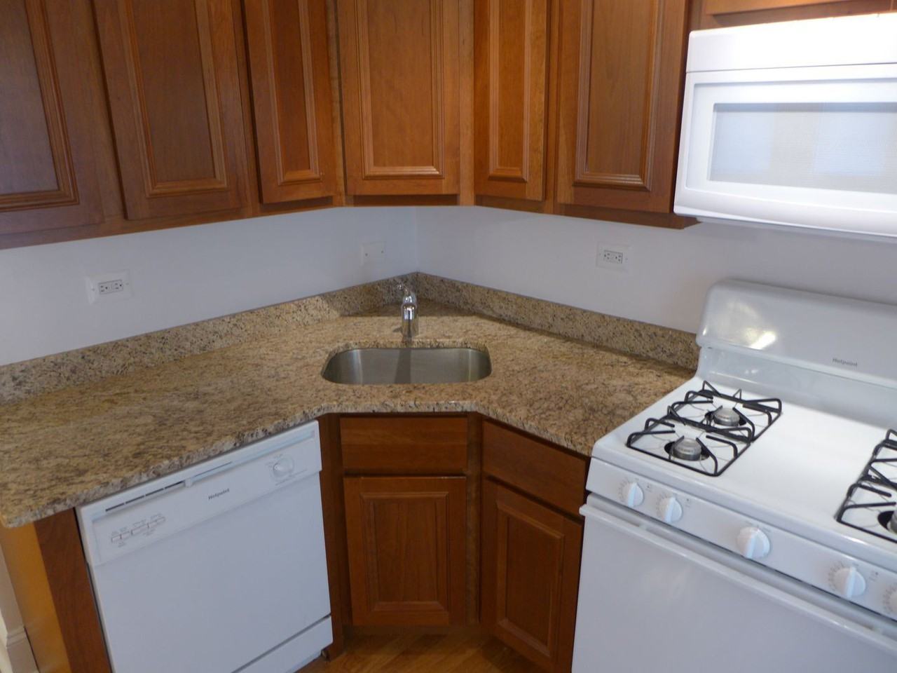 Cleveland Apartments - Photo 6 of 40