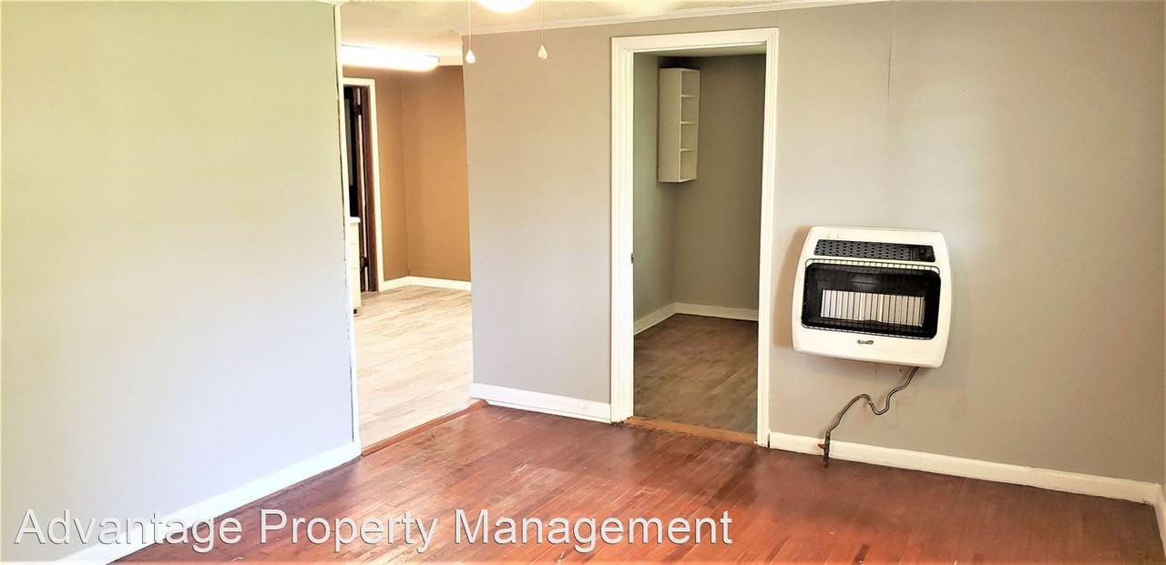75 Oak Tree Rd - Photo 2 of 4