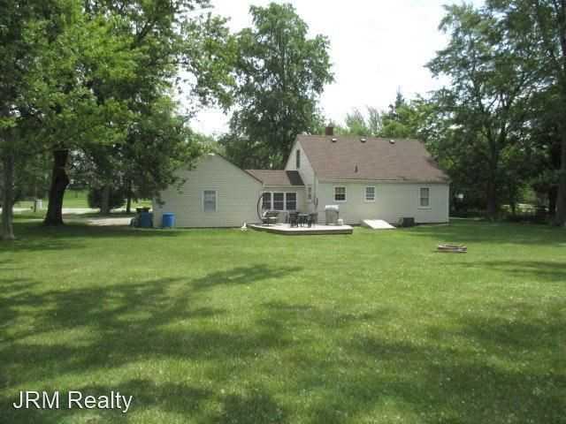 1624 Reckeweg Rd - Photo 2 of 13