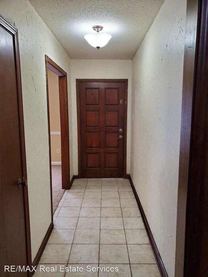 219 Chimney Ln - Photo 2 of 31