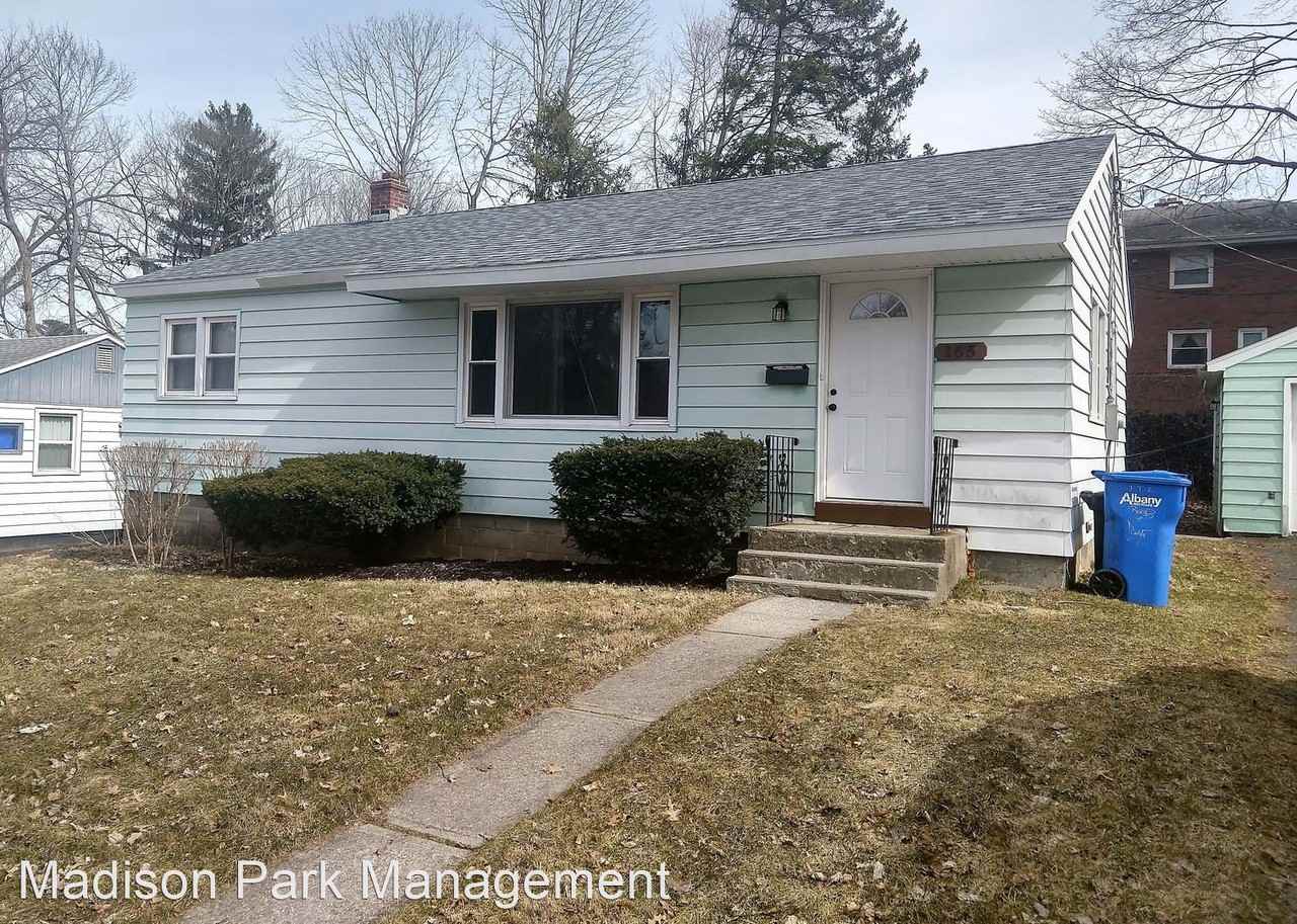 165 S Pine Ave - Photo 2 of 13