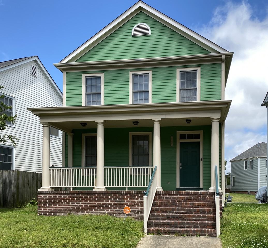 948 Thomas Cir, Portsmouth, VA 23704 3 Bedroom House for 1,400/month