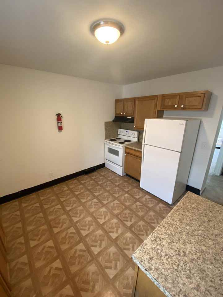 103 Stroud St - Photo 2 of 7