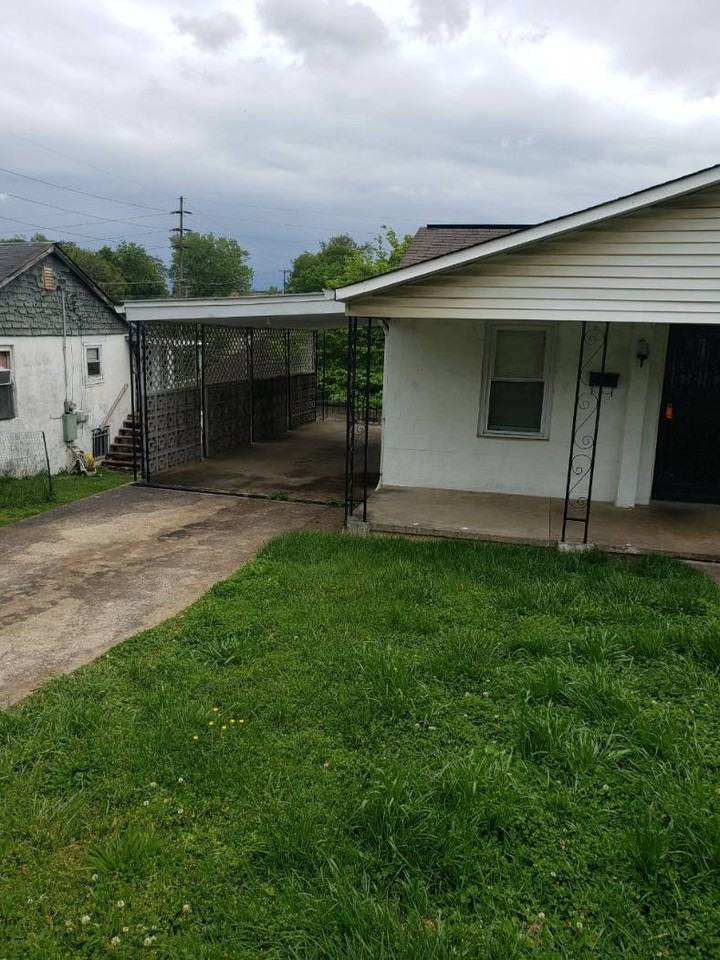 812 W Emerald Ave - Photo 2 of 16