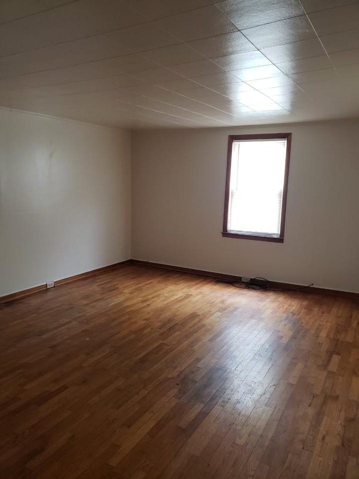812 W Emerald Ave - Photo 3 of 16