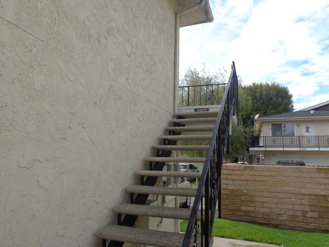 2577 Spinnaker Ave - Photo 2 of 17