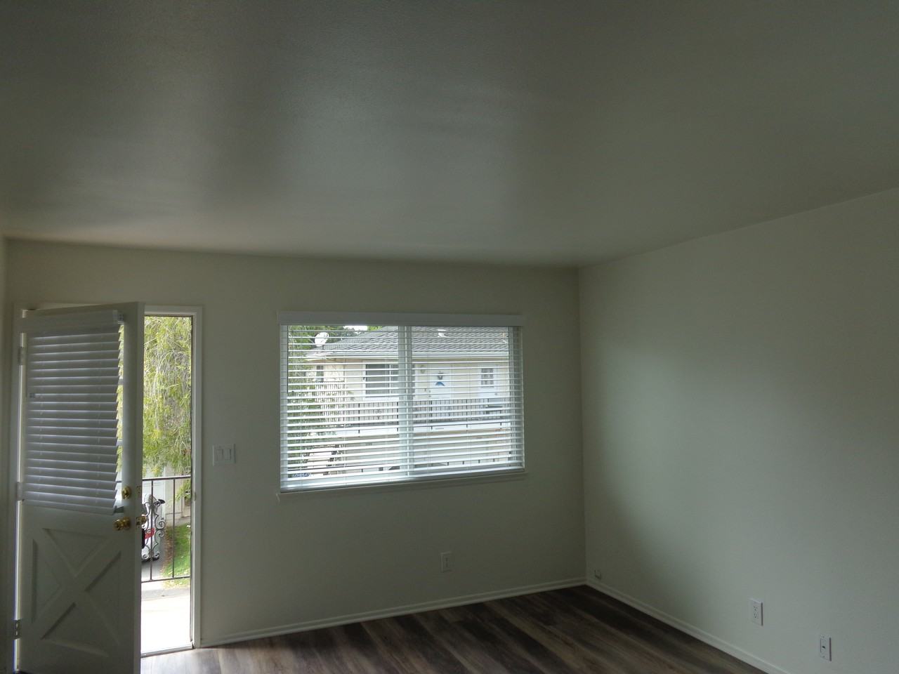 2577 Spinnaker Ave - Photo 3 of 17