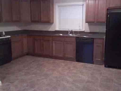 643 Market St - Photo 3 of 4