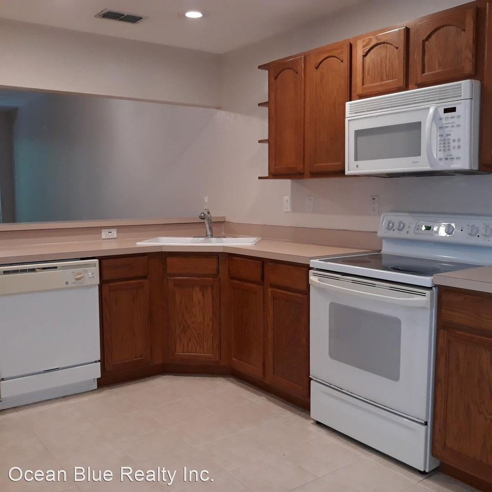 1837 Hammocks Ave Bldg 12 - Photo 3 of 12