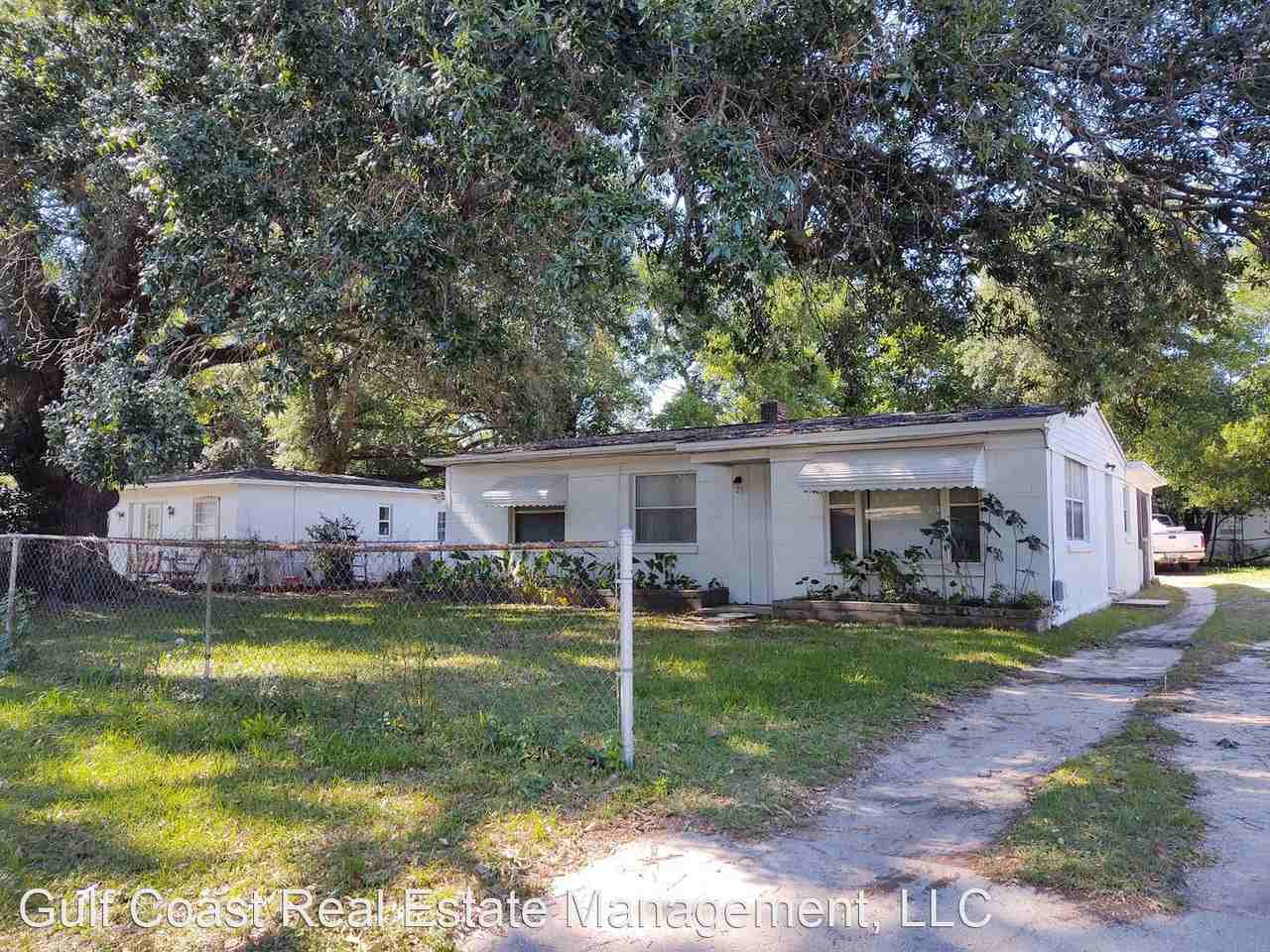26 Randolph Dr - Photo 2 of 17