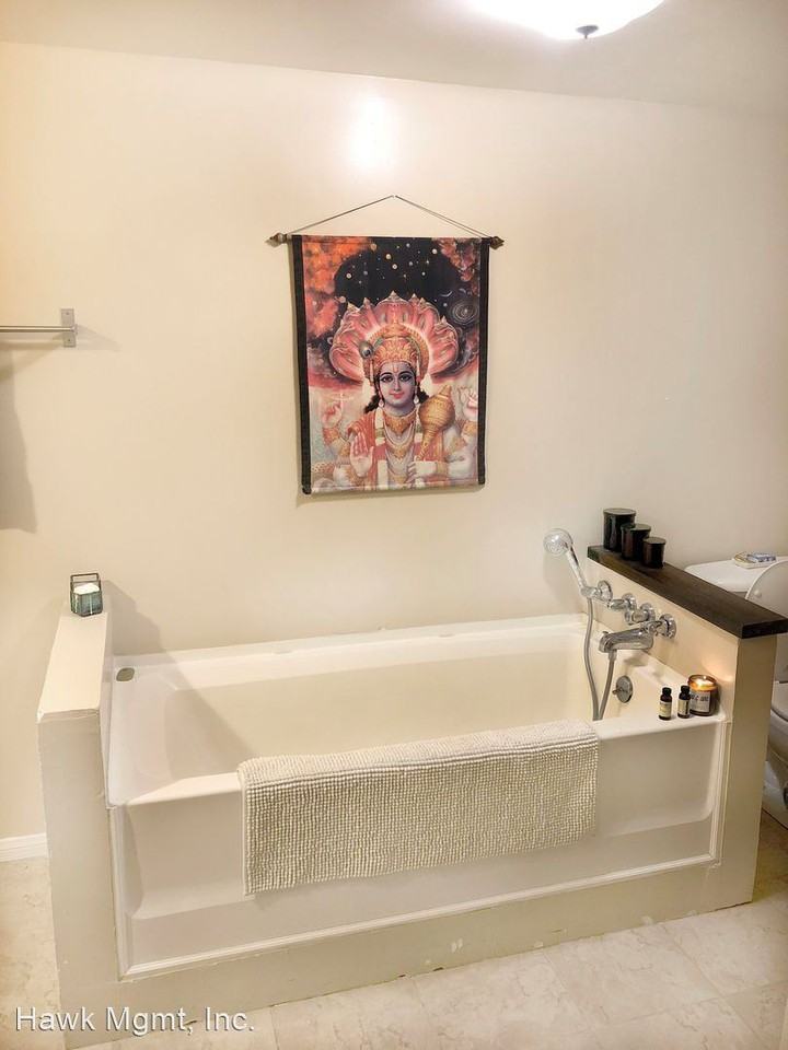 1807 Silverlake Dr. - Photo 3 of 19