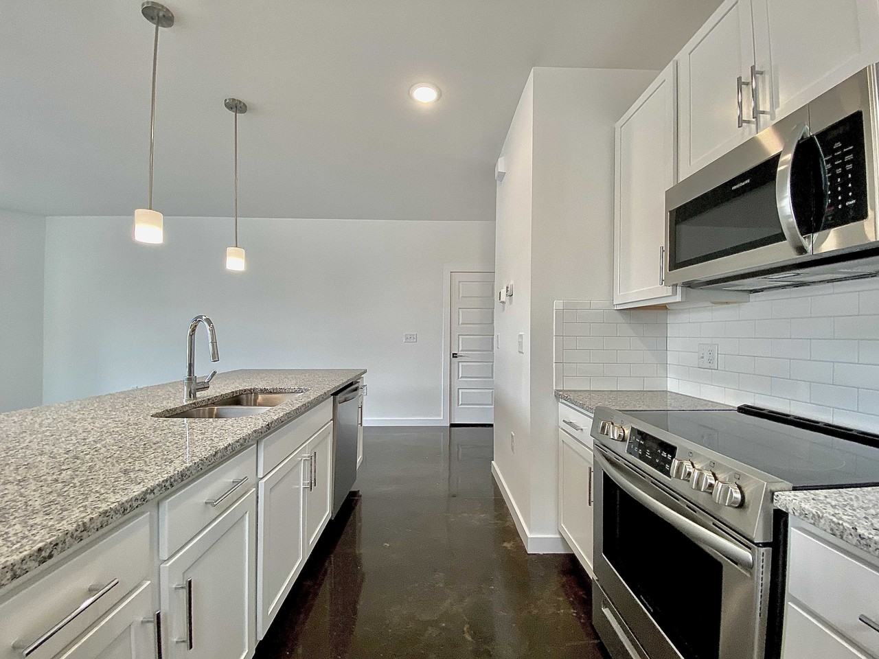 1201 & 1203 Bainbridge Street - Photo 3 of 24