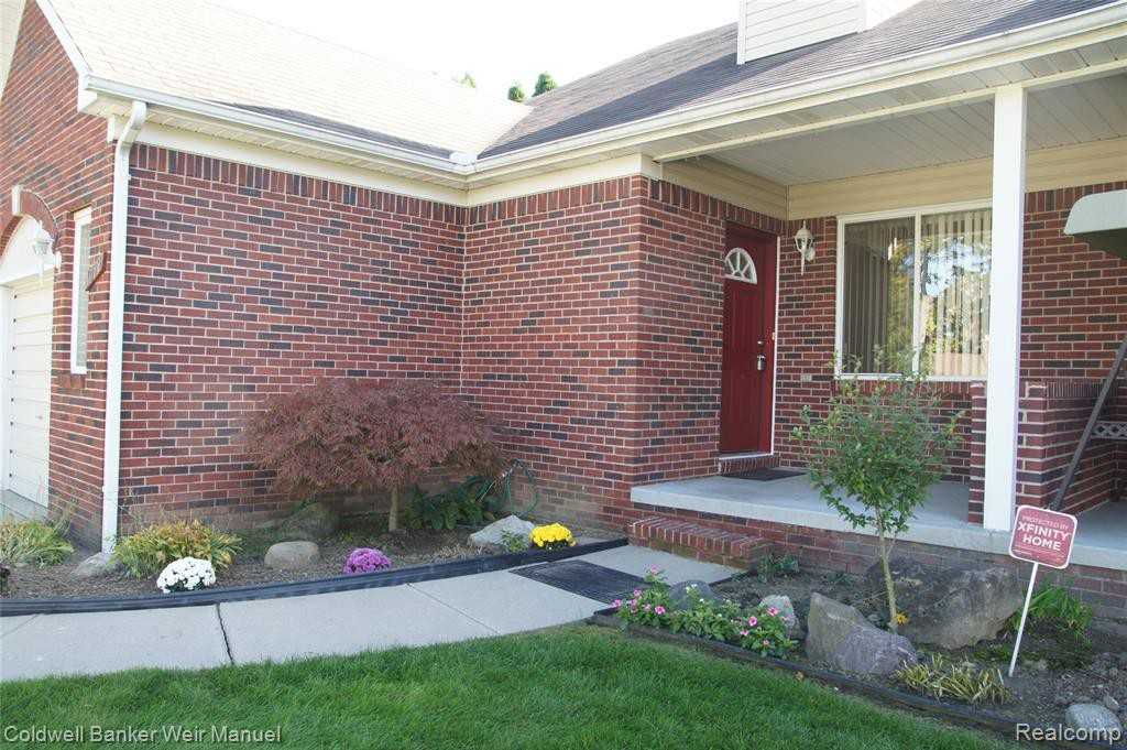 1072 Birchwood - Photo 2 of 24