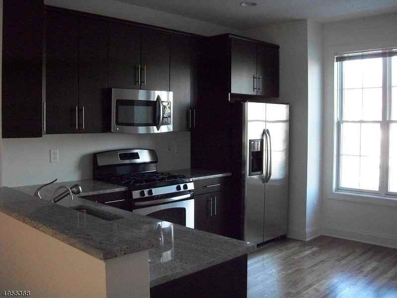 38 Bloomfield Ave - Photo 3 of 15