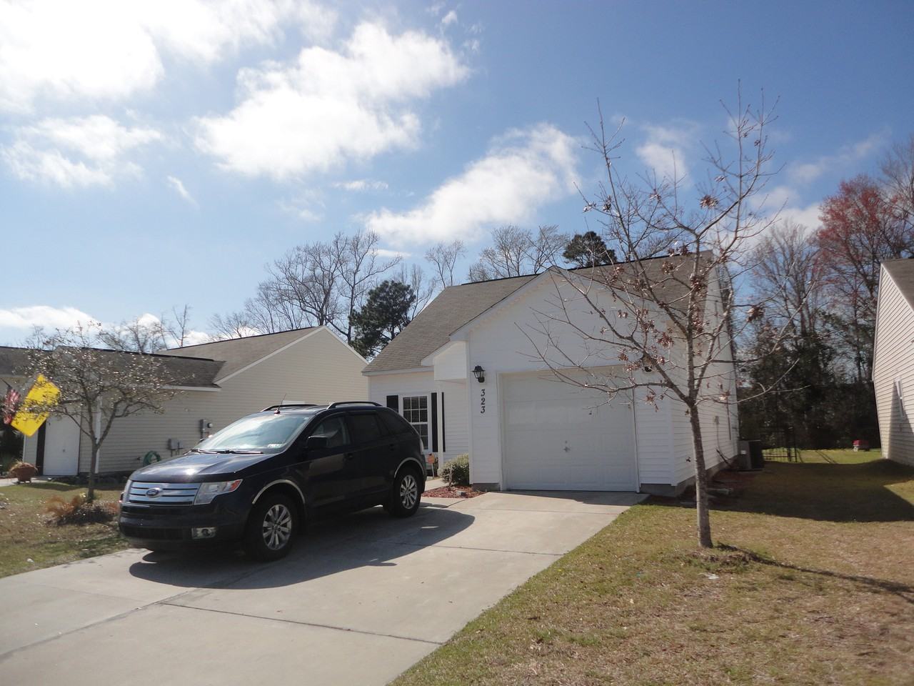 323 Bellegrove Drive - Photo 2 of 12