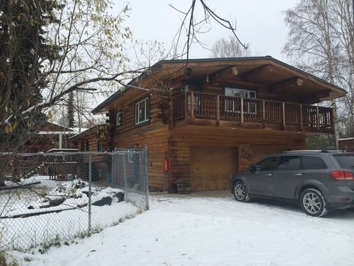 555 Fairbanks St - Photo 2 of 12