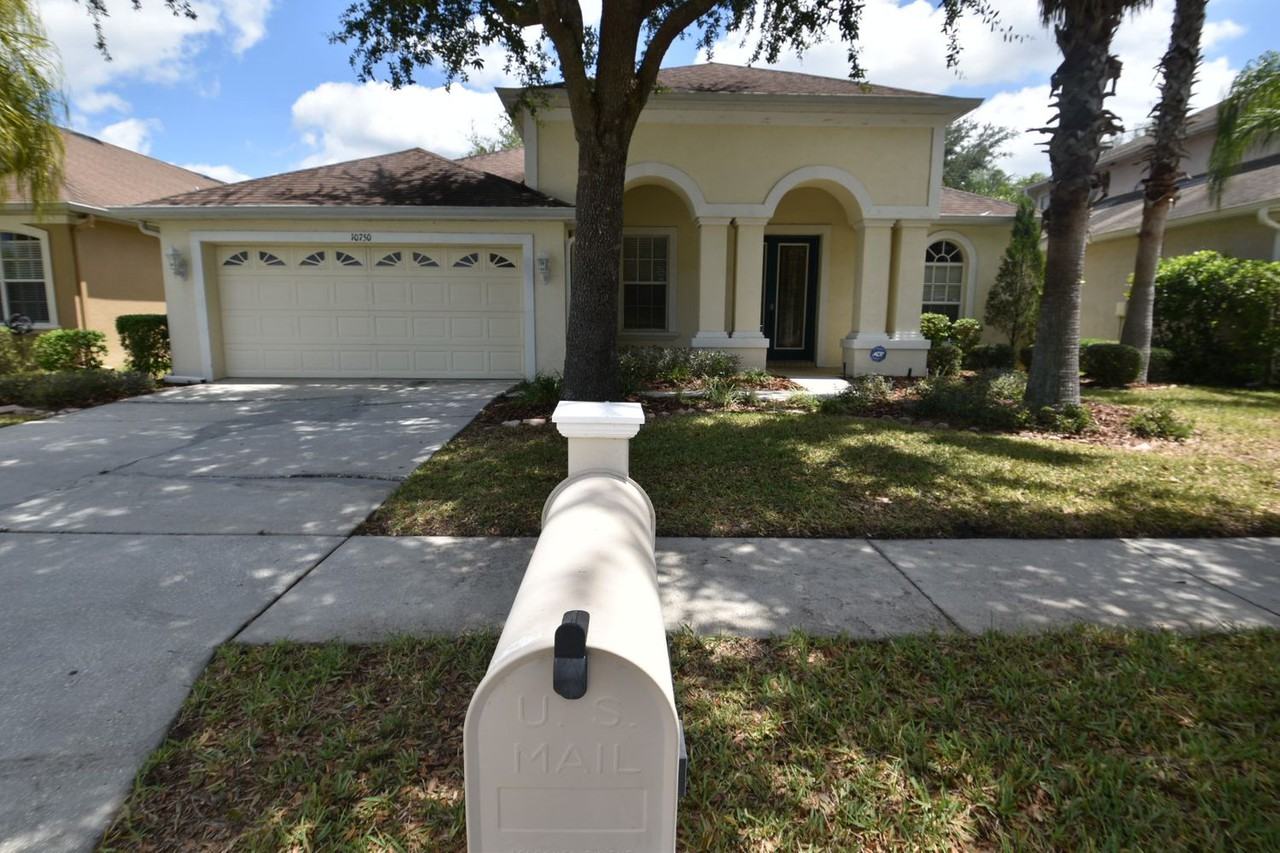 10750 Deerberry Dr - Photo 2 of 23